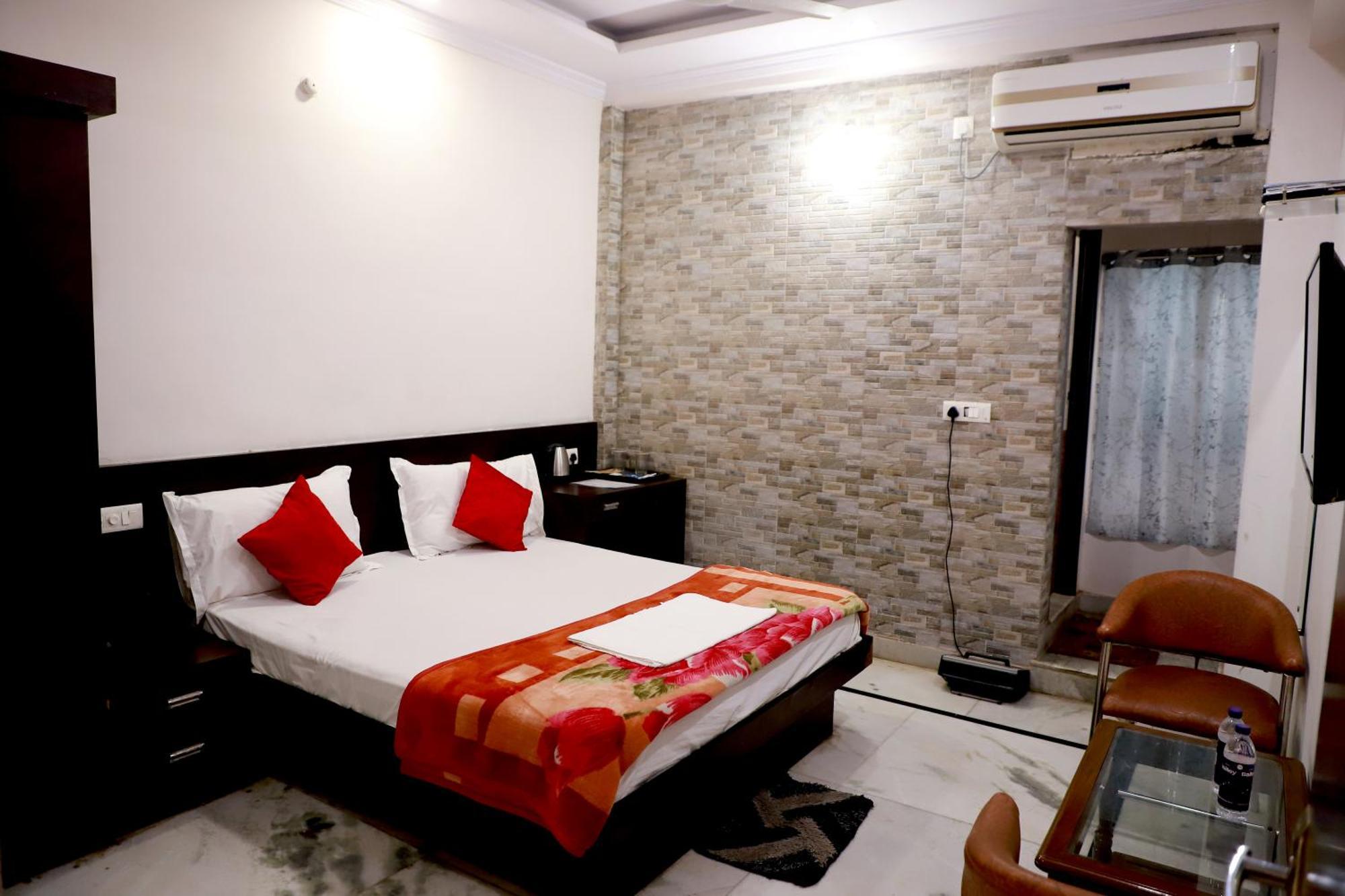 Hotel River View Khagaria ภายนอก รูปภาพ