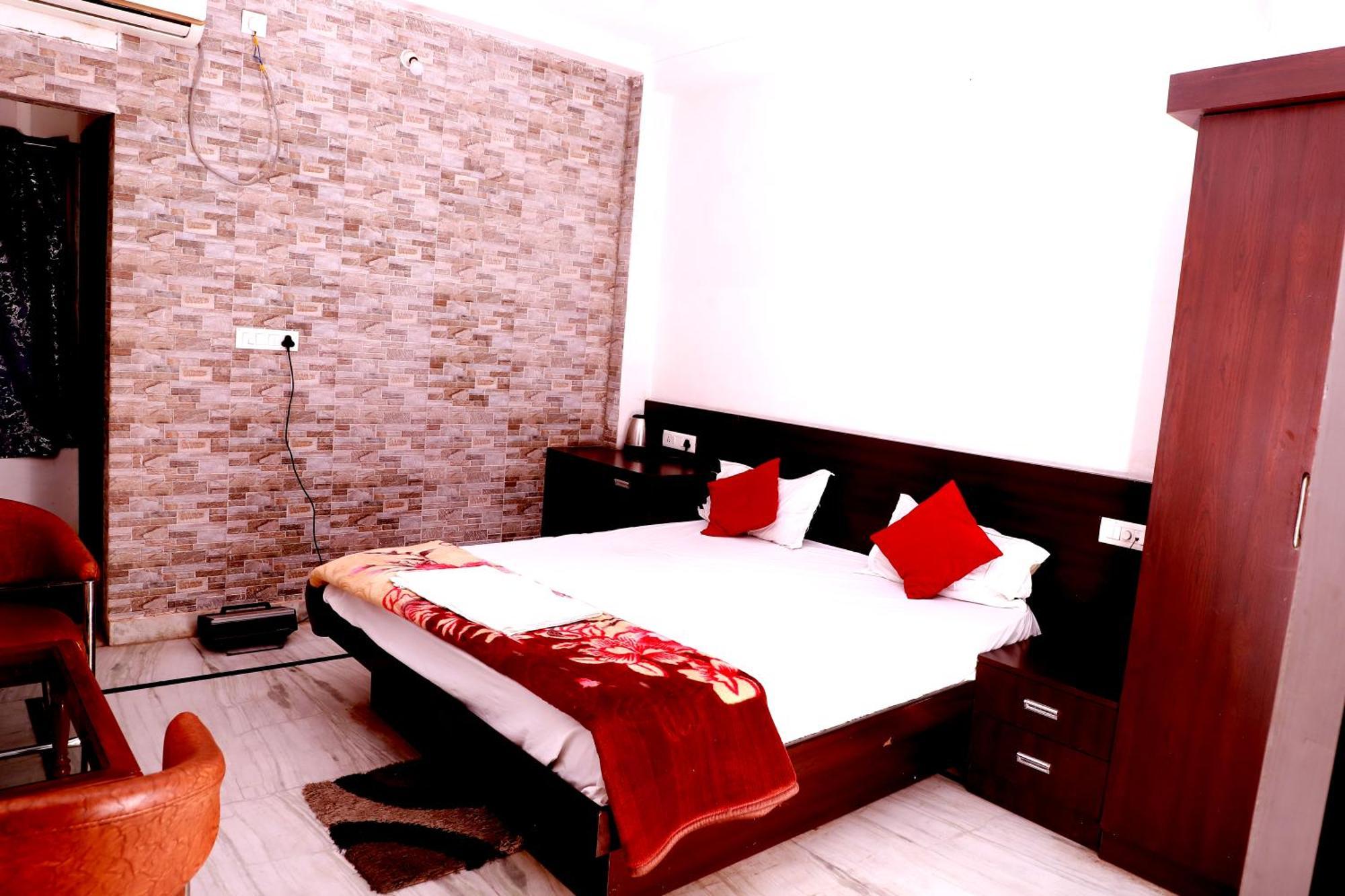 Hotel River View Khagaria ภายนอก รูปภาพ