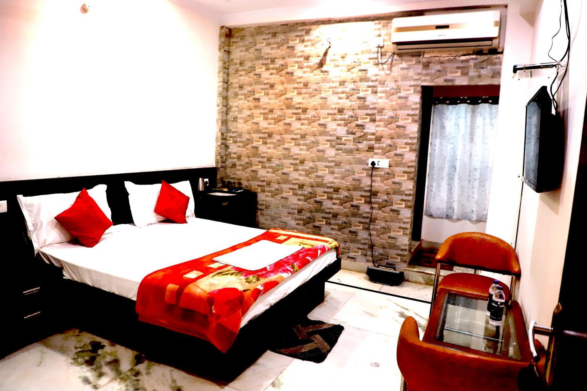 Hotel River View Khagaria ภายนอก รูปภาพ